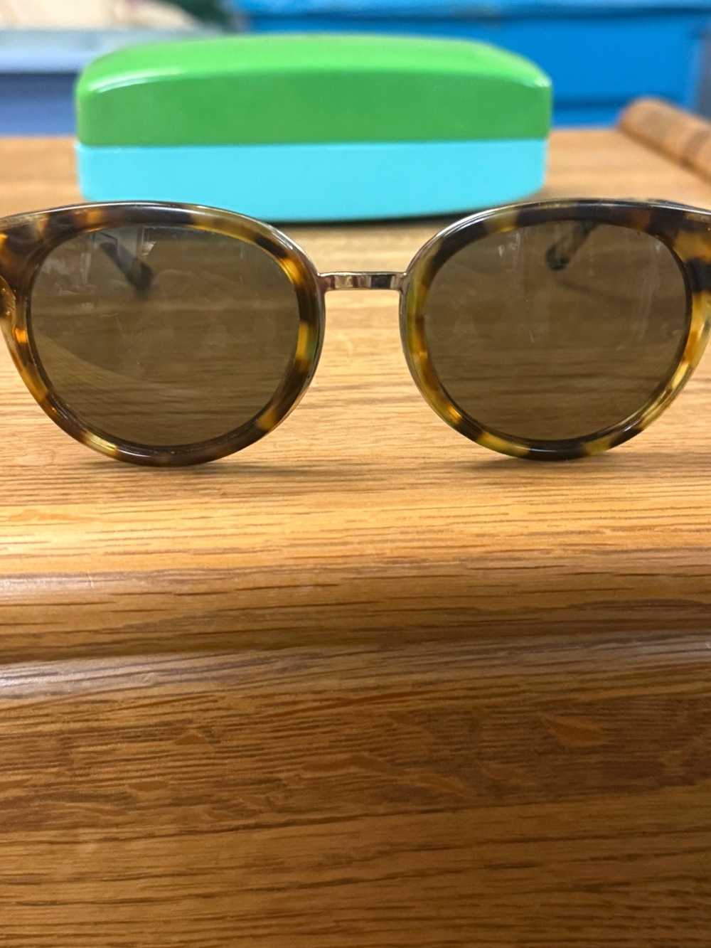 Tory Burch Tortoiseshell Frame Polarized Sunglasses - Brown and Black Pattern - Picture 4 of 8
